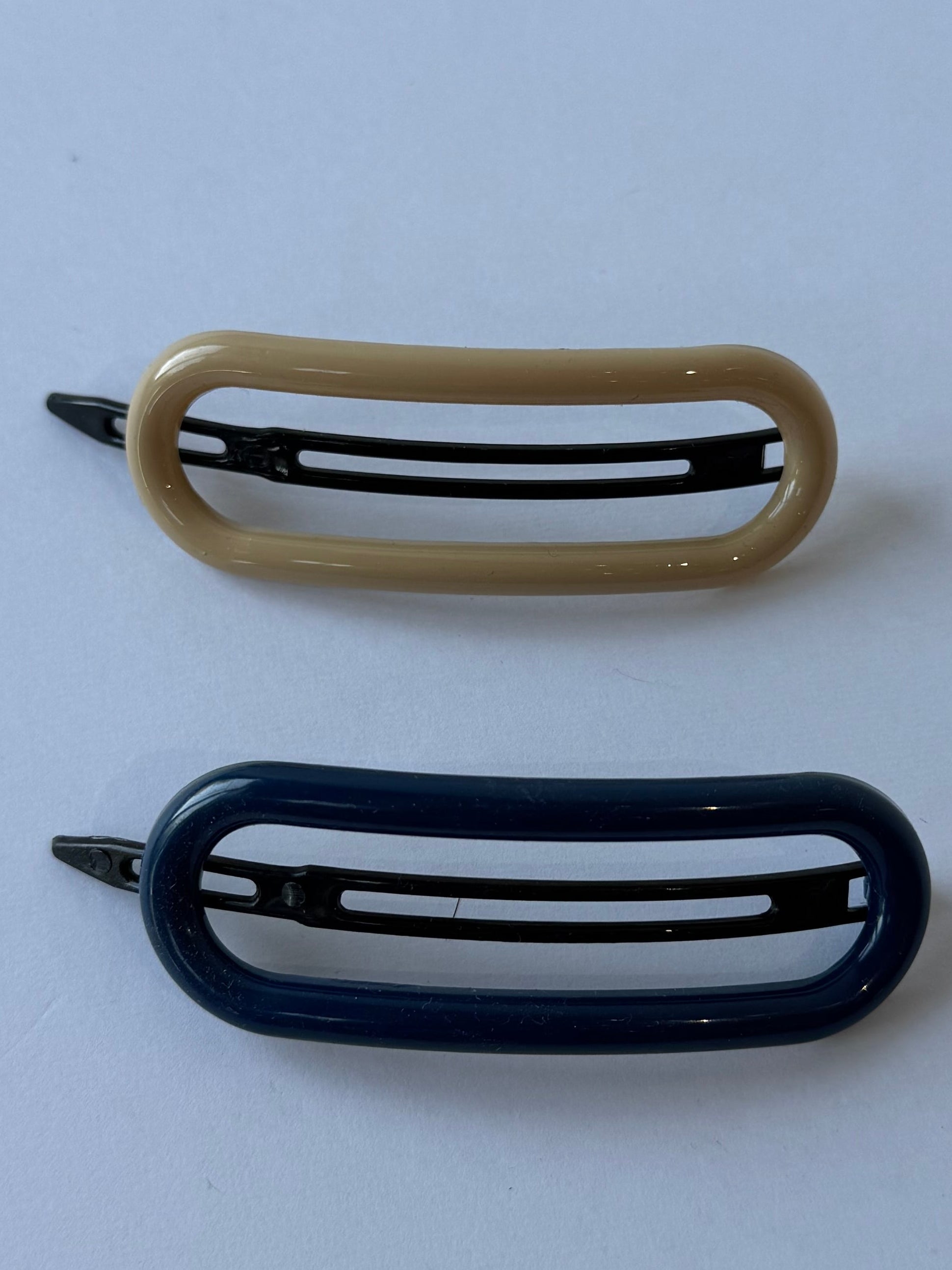 Pill Barrette