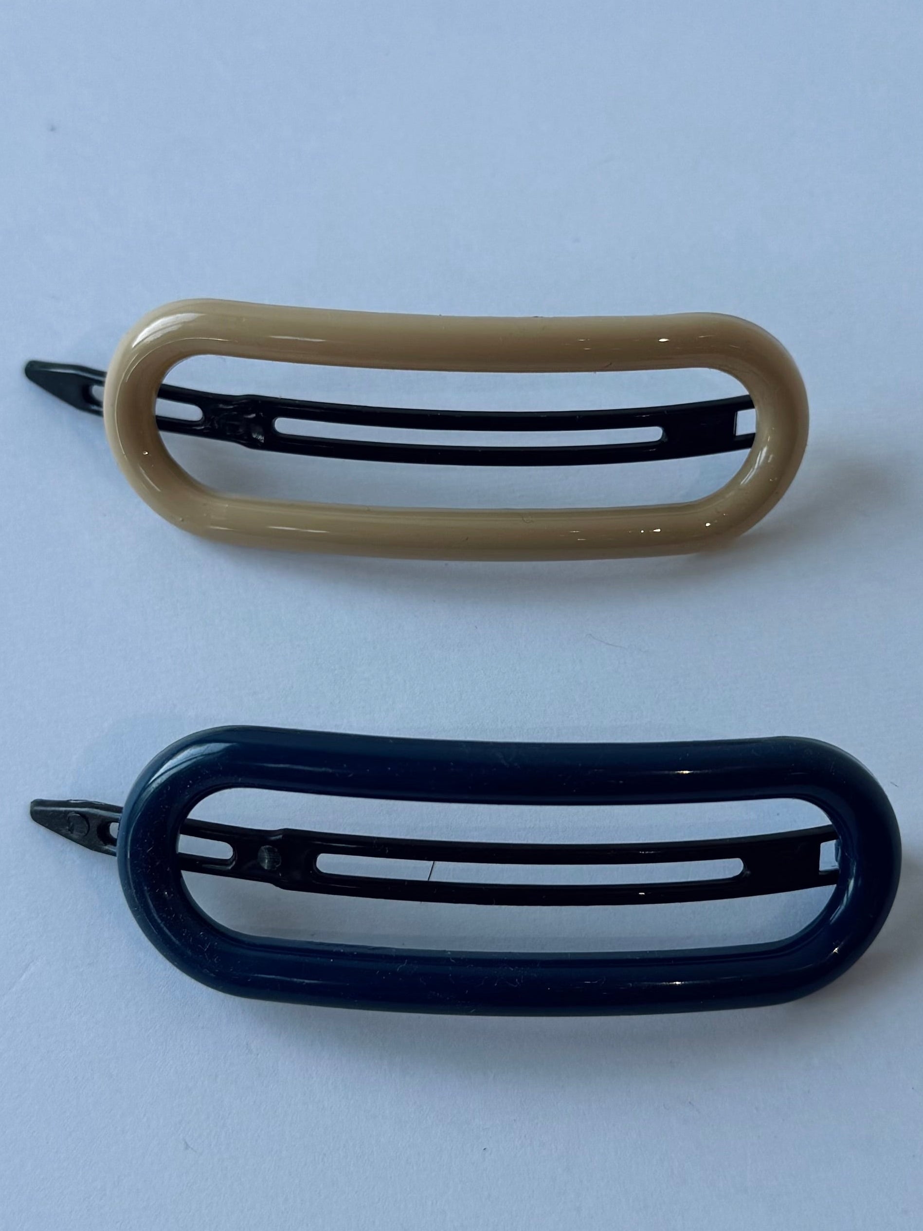 Pill Barrette